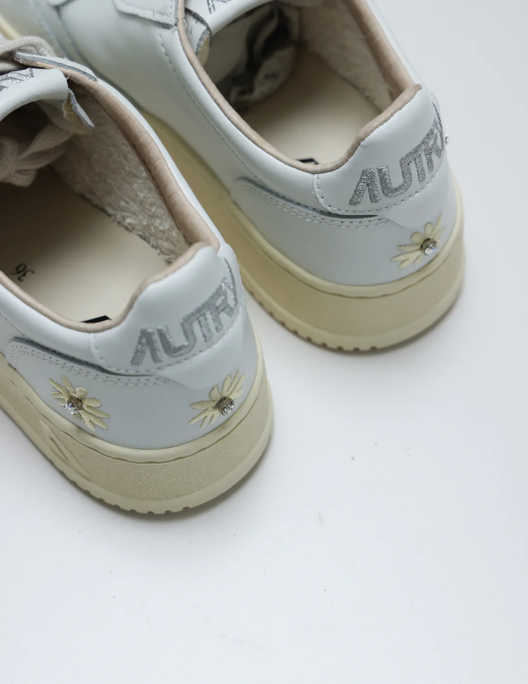 LOW SNEAKER 80's WE01 | Flower White/ Rutabaga - Image 6